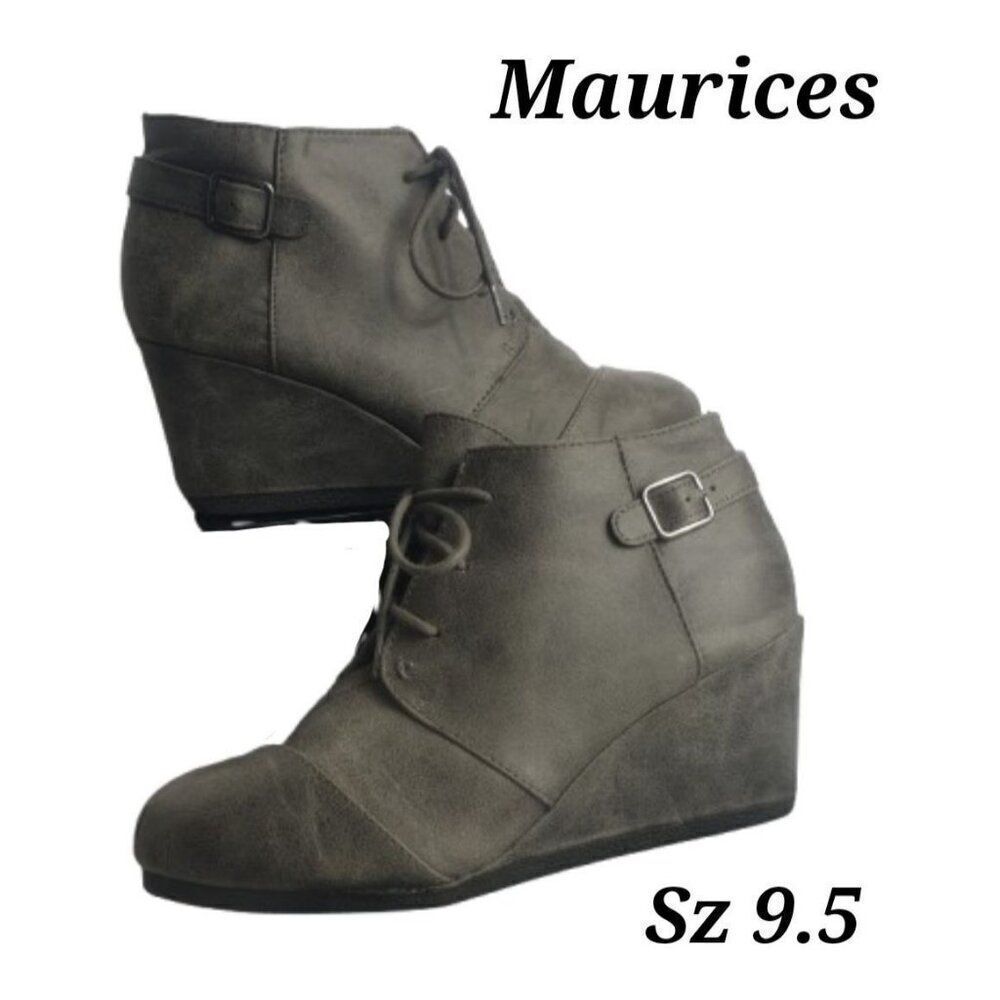 Women's Lace-Up Wedge Ankle Boots size 9.5 With Buckle Strap In Gray Faux Suede